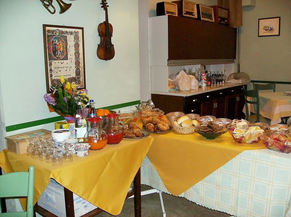 Albergo Lorena 里乔内 酒店